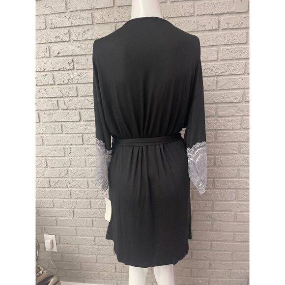 Flora by Flora Nikrooz Black & Silver Lace Robe Size L NWT - Picture 6 of 11